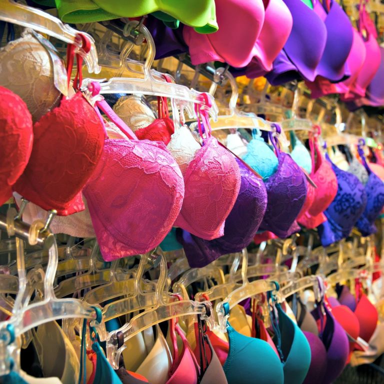 9 Things That Go Through Every Womans Mind When Trying On Bras 9 Things That Go Through Every Womans Mind When Trying On Bras