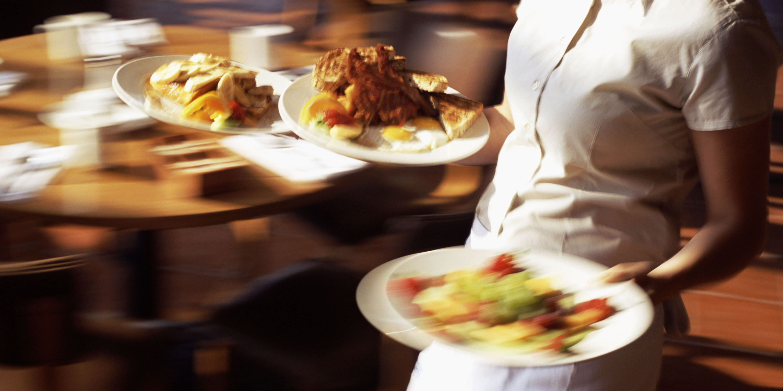 restaurant server confessions what goes on behind the food server