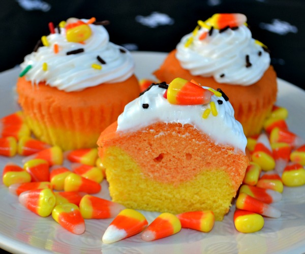 35 halloween cupcake ideas recipes for cute and scary halloween desserts - Decorated Halloween Cupcakes 35 halloween cupcake ideas recipes for cute and scary halloween desserts - Decorated Halloween Cupcakes